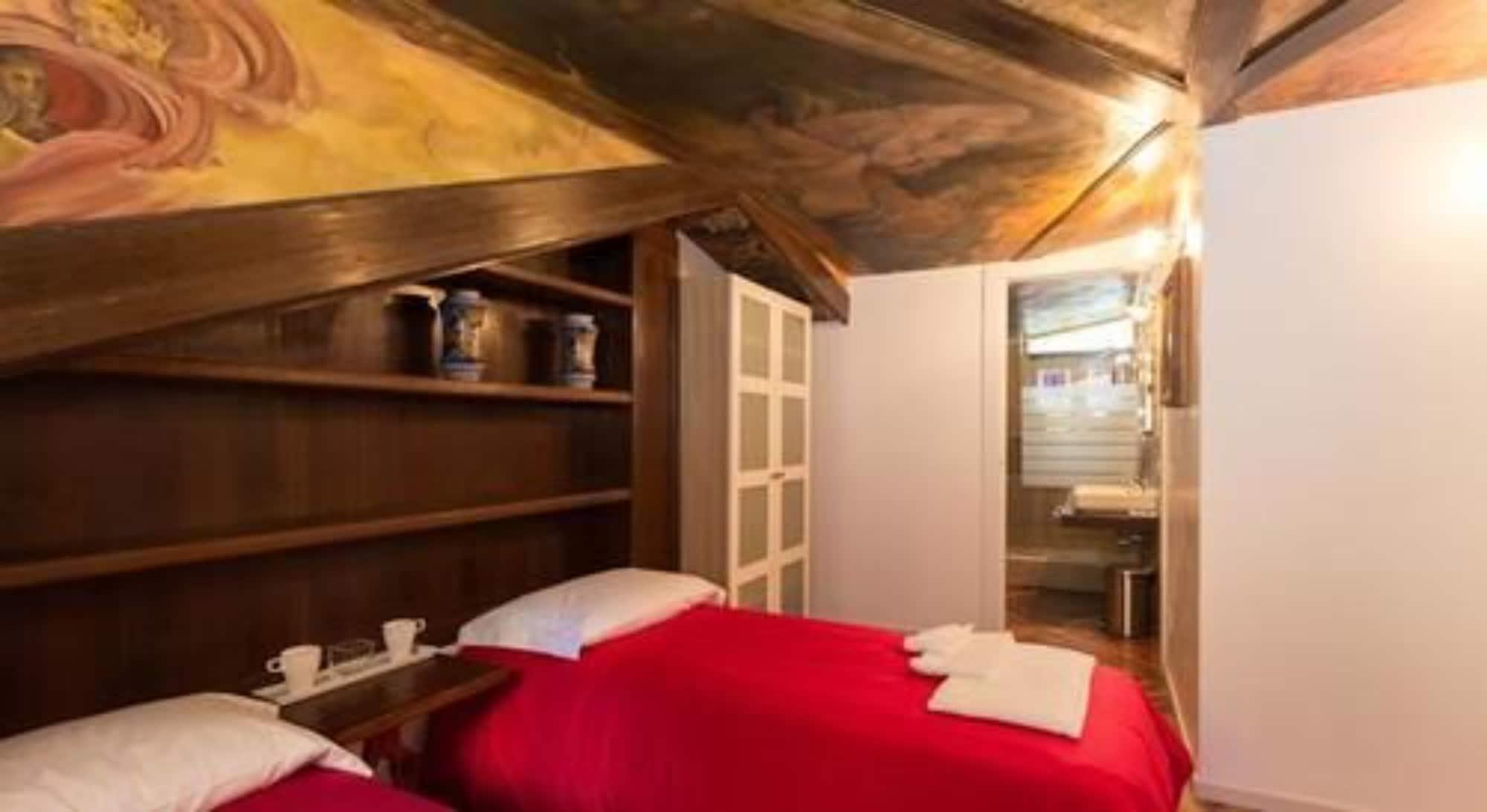 La Locanda Del Pino Milan Bagian luar foto