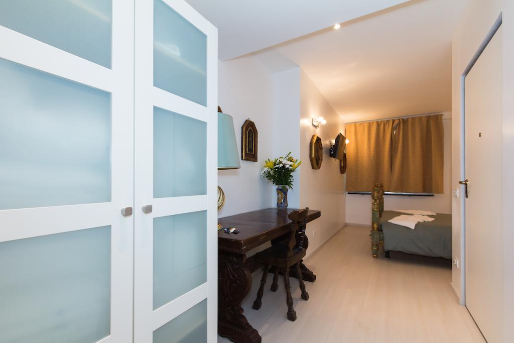 La Locanda Del Pino Milan Bagian luar foto